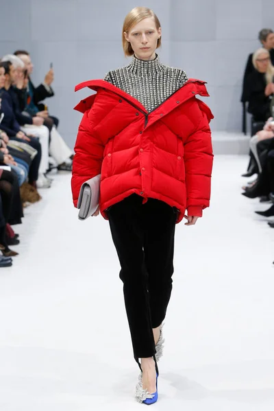 Look 14
